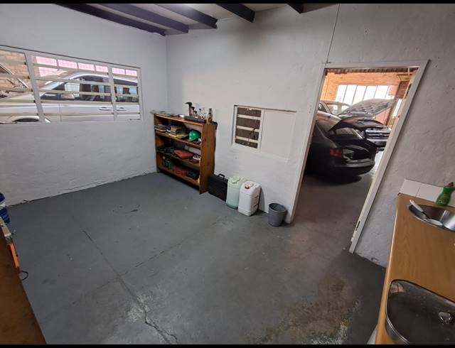 168M² WORKSHOP FOR SALE IN DUNCANVILLE